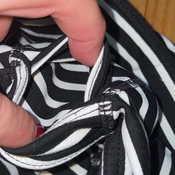 ☀️☀️Athleta Striped Capri leggings- XS - Picture 5 of 5